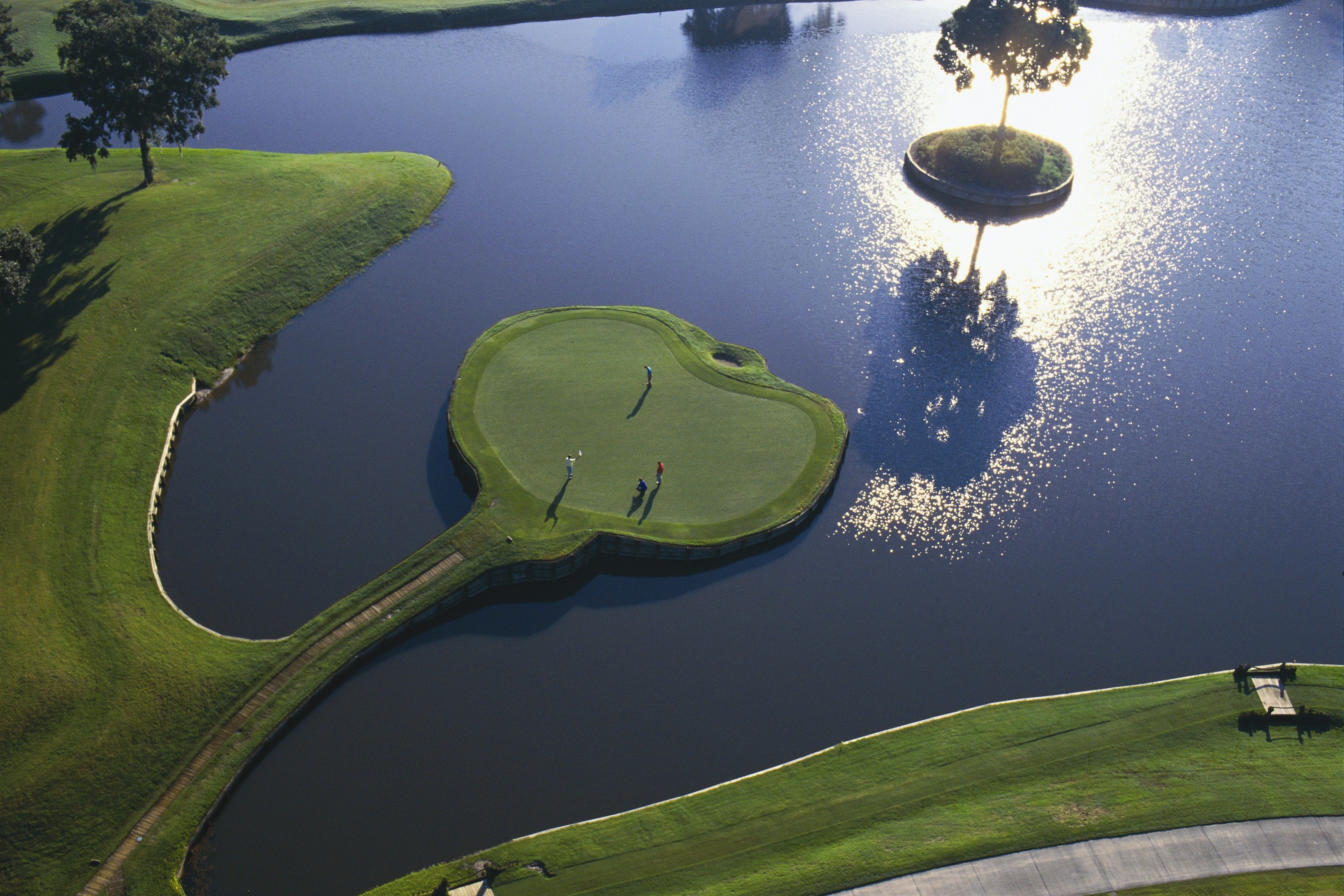 Golf Vacation Package - TPC Sawgrass Resort & PLAYERS Stadium Course from $599 per person, per day!