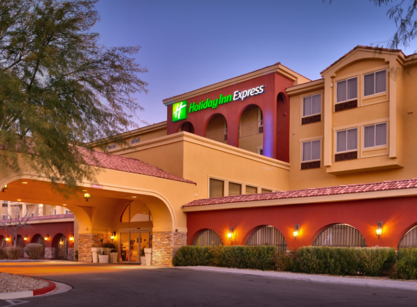 Golf Vacation Package - Holiday Inn Express-Mesquite + Falcon / Casablanca / Oasis / Wolf Creek from $288!